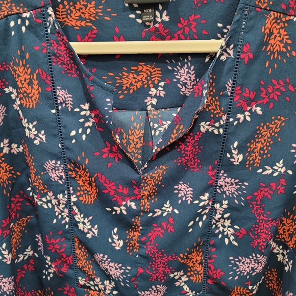 Women's LANE BRYANT long sleeve/ pull over sleeve blouse size 14/16 - Picture 3 of 16